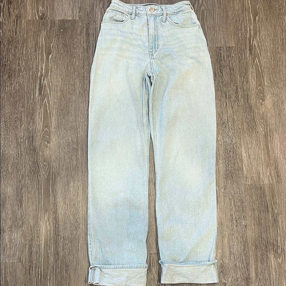 Hollister Women's Light Blue Straight Leg Jeans